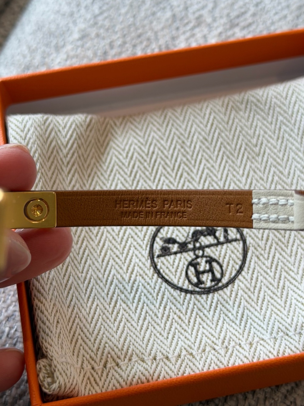Hermes Rivale Gold-Tone Cream Leather Bracelet - Picture 7 of 9